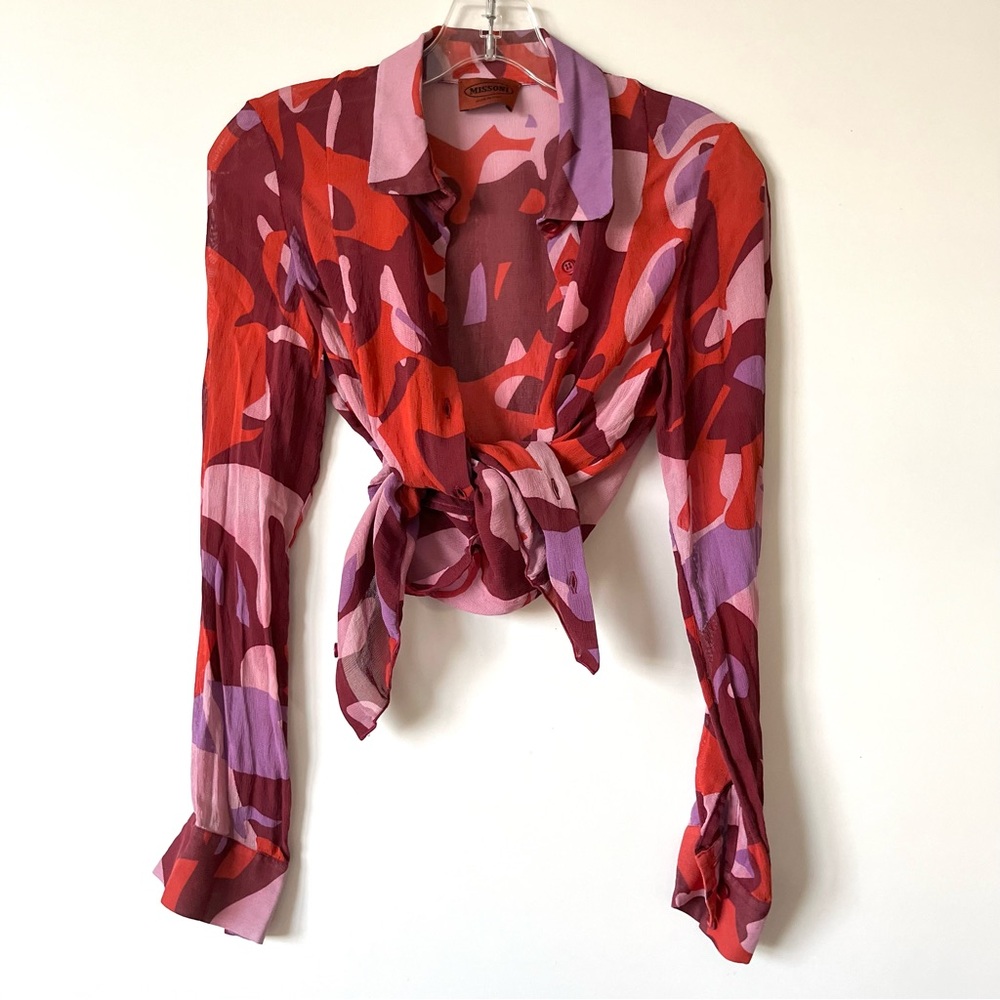 ༼∩ •́ ヮ •̀ ༽⊃━☆ﾟ. * ･ ｡ﾟSOLD DEPOP

Missoni Silk Colorful Abstract Design Blouse